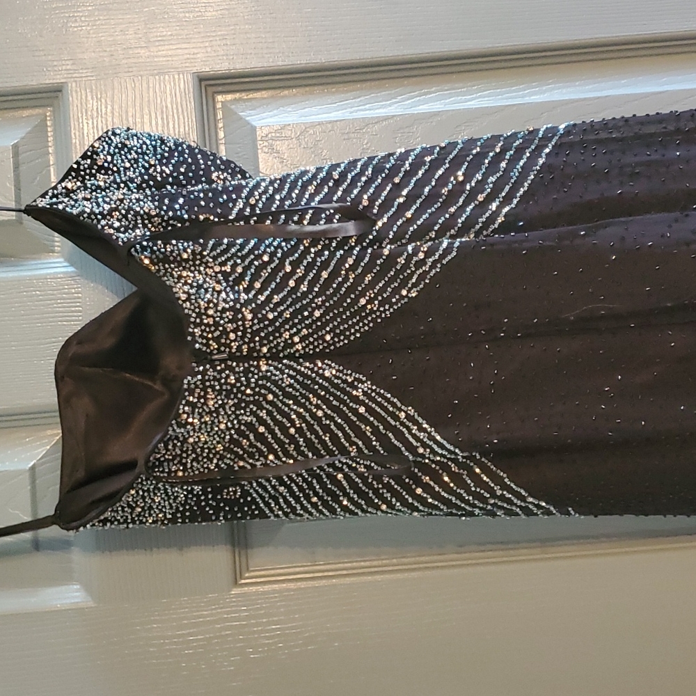 Dress - Picture 5 of 7